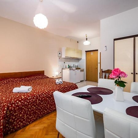 Bašanija Apartmani Lido מראה חיצוני תמונה