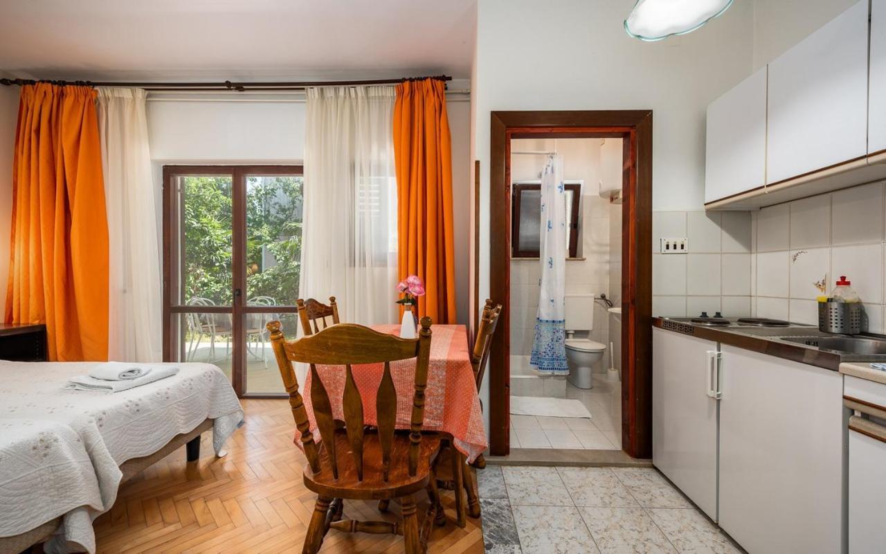 Bašanija Apartmani Lido מראה חיצוני תמונה