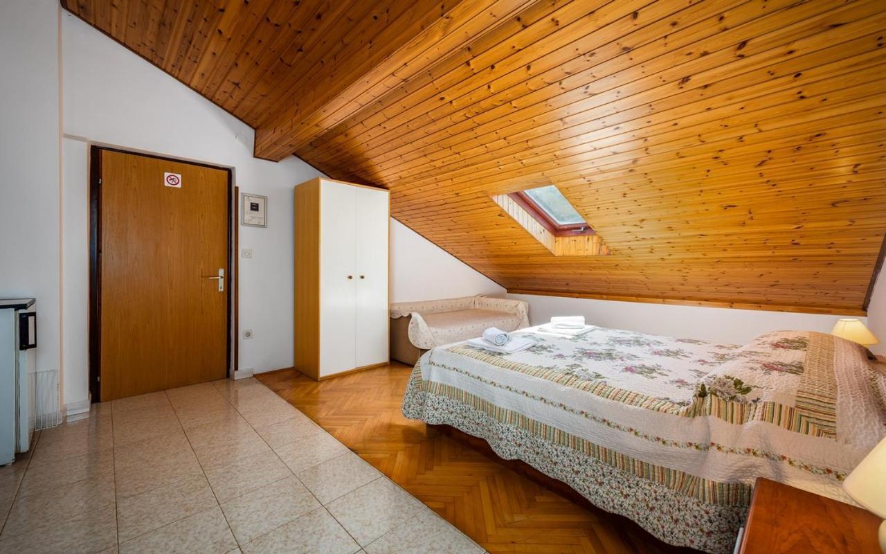 Bašanija Apartmani Lido מראה חיצוני תמונה