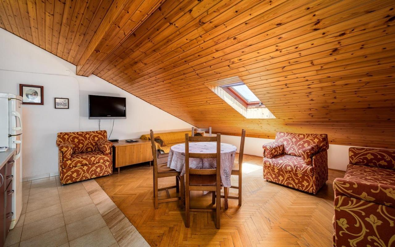 Bašanija Apartmani Lido מראה חיצוני תמונה