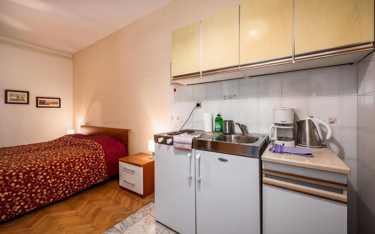 Bašanija Apartmani Lido מראה חיצוני תמונה