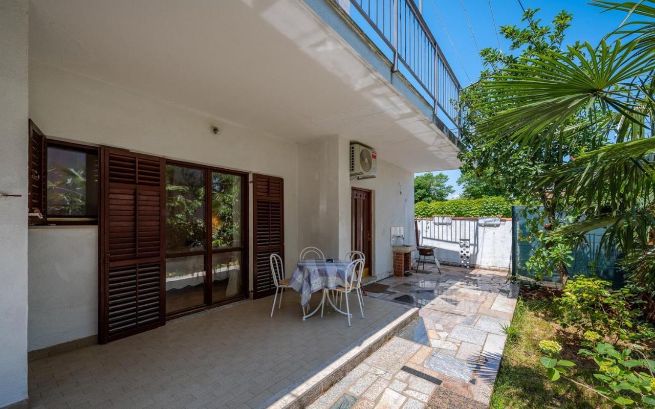 Bašanija Apartmani Lido מראה חיצוני תמונה
