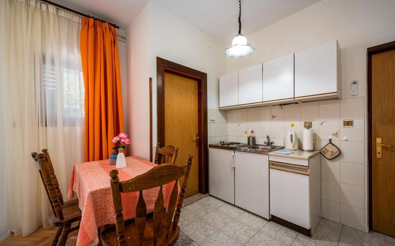 Bašanija Apartmani Lido מראה חיצוני תמונה