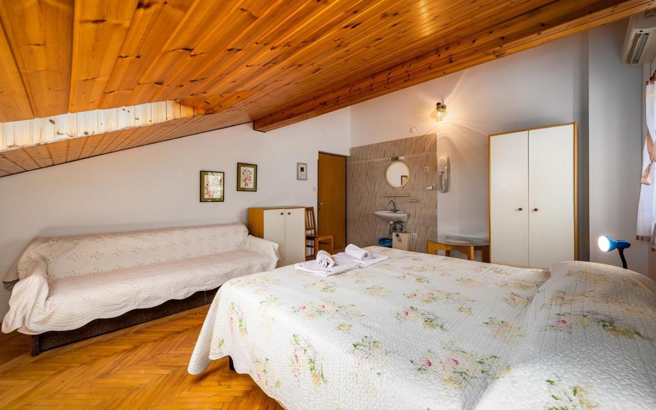 Bašanija Apartmani Lido מראה חיצוני תמונה