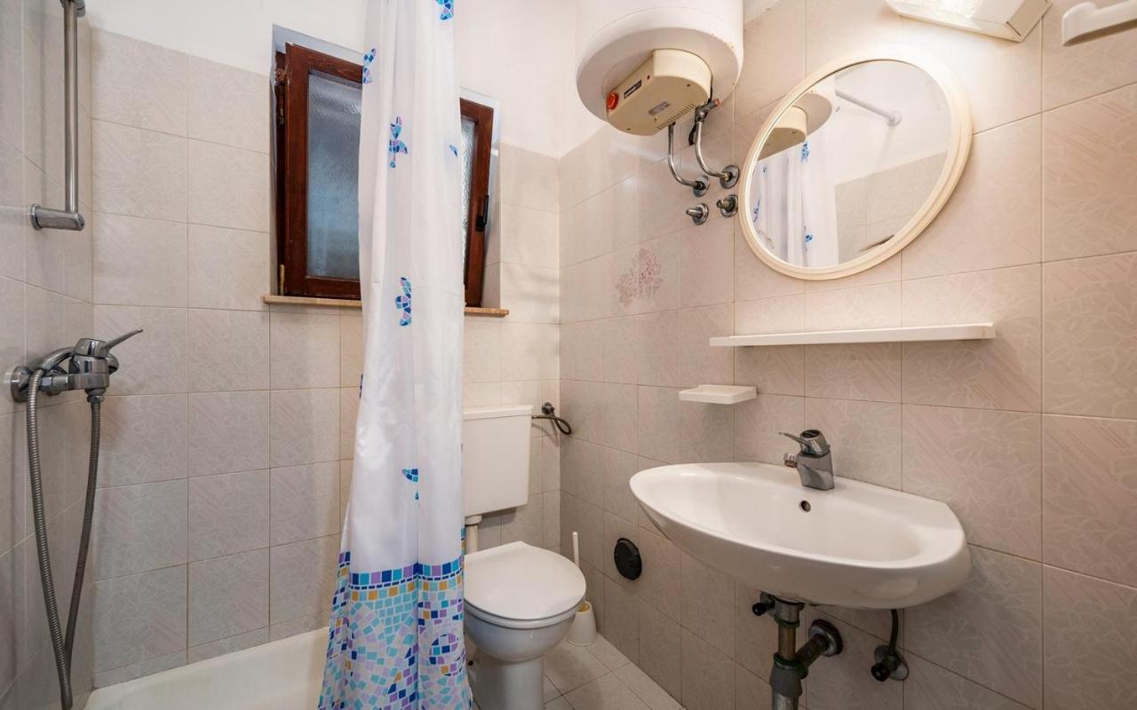 Bašanija Apartmani Lido מראה חיצוני תמונה
